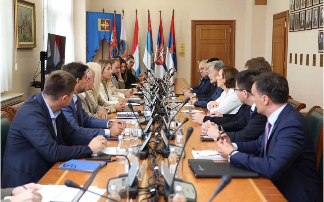 SRBATOM representatives with members of IAEA expert mission at meeting in Government of Republic of Serbia